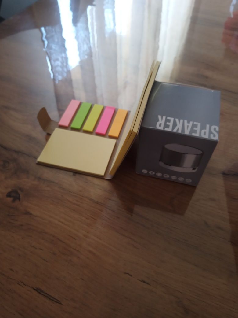 Boxa bluetooth + Carnețel cu notițe adezive