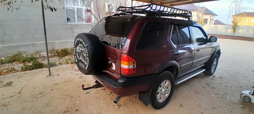 Фронтера внедорожник в отличном состояний