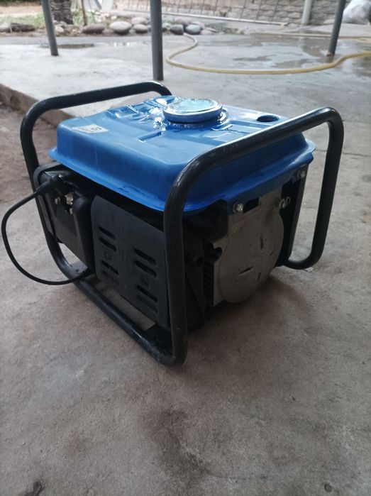 Продам бензиновый генератор