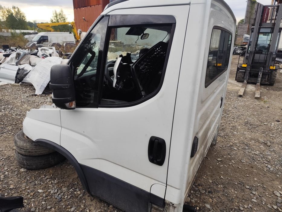 Cabina Iveco Daily model 2016-2025 fara accesorii.