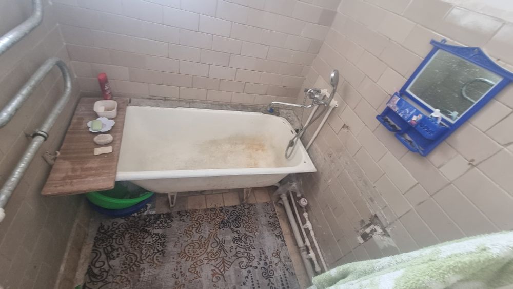 1 xona 2 xona qilingan Navoiy shahardaUY SOTILADI