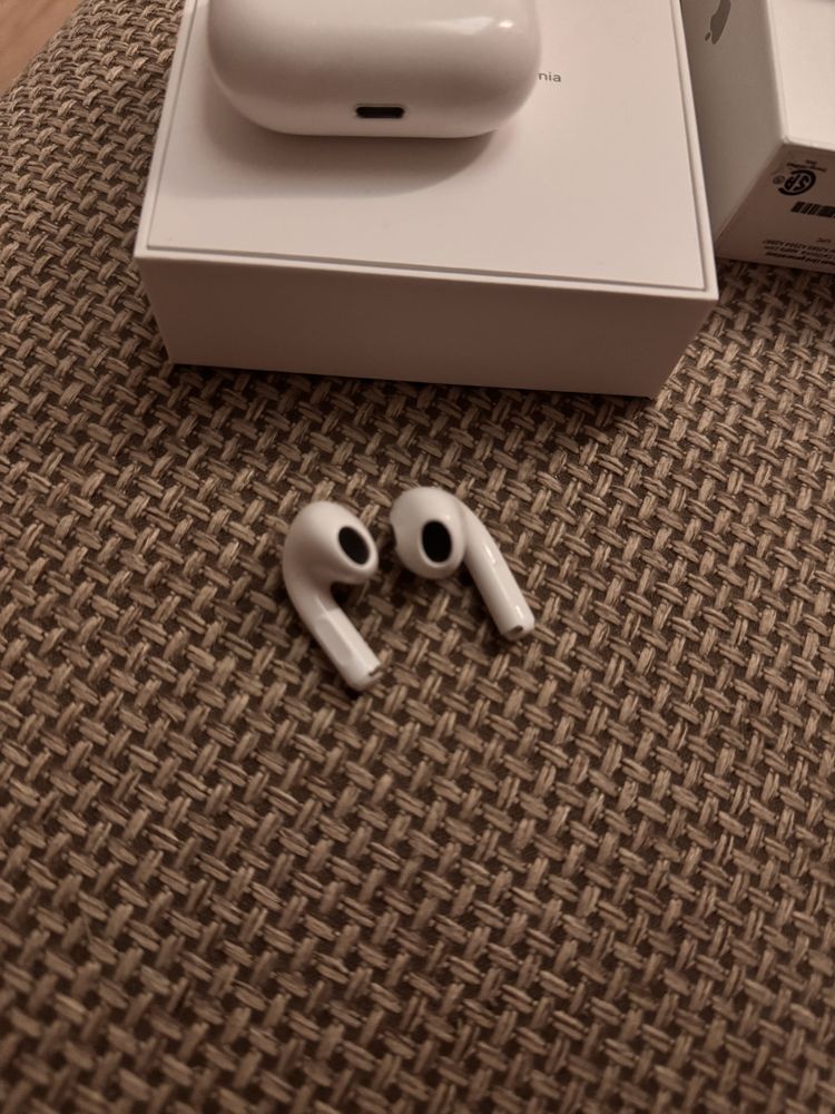 Apple Airpods (3rd deneration)