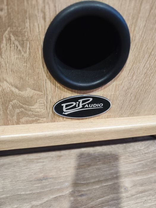 Продавам огромна безжична кареоке колона 700W