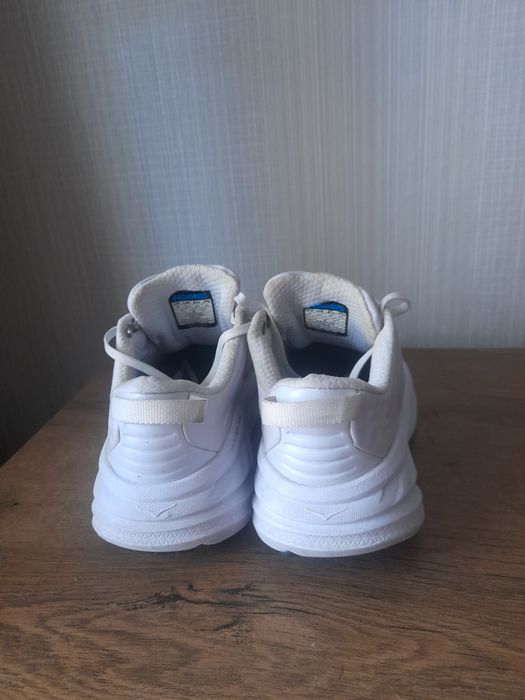 HOKA BONDI Sr маратонки 39 номер.