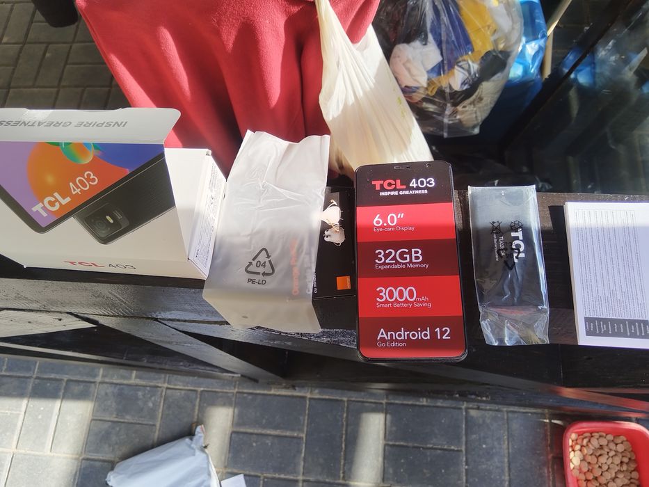Telefon TCL 403 32 GB