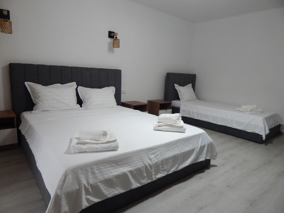 Închiriez camere cu regim hotelier