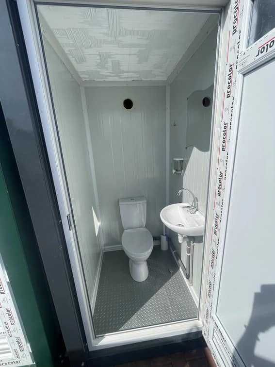 Тоалетни - WC кабини