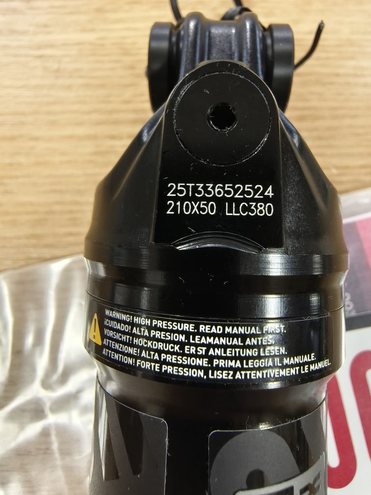 Нов заден амортесьор/шок ROCKSHOX SIDLUXE SELECT+ RT 210X50 DebonAir