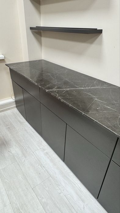 Тумба со столешницей из натурального мрамора 2 штуки