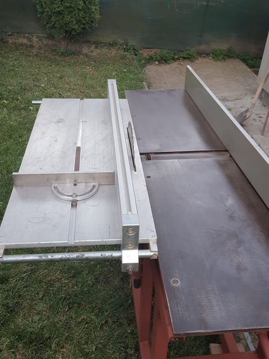 Vând abric in stare foarte buna