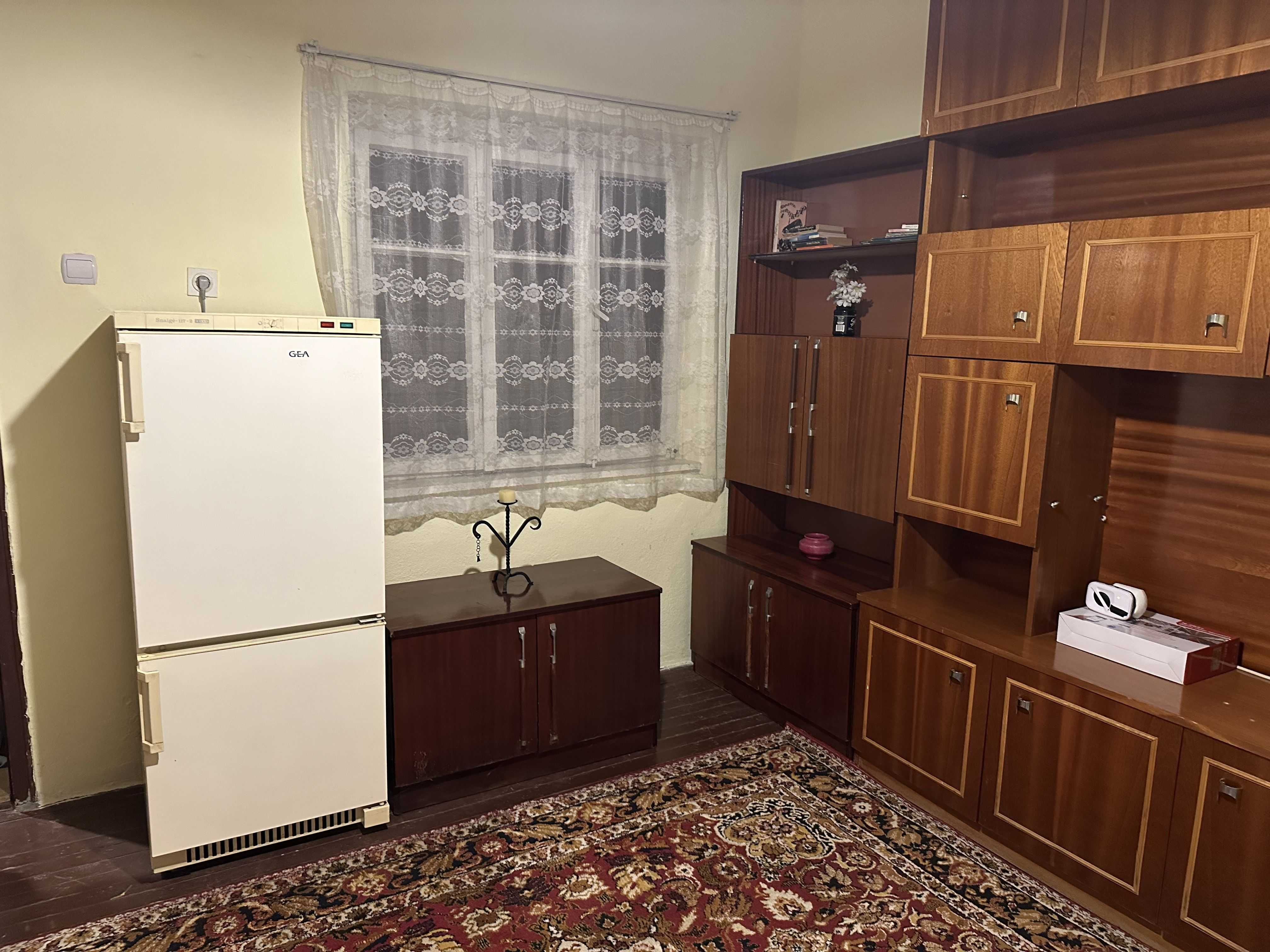Продавам Къща с двор в с.Ахматово