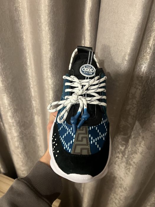 Versace chain reaction