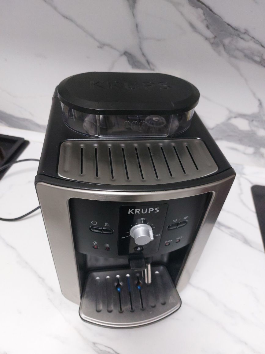 Срочно продам кофемашину KRUPS модель Espresseria automatic series EA8