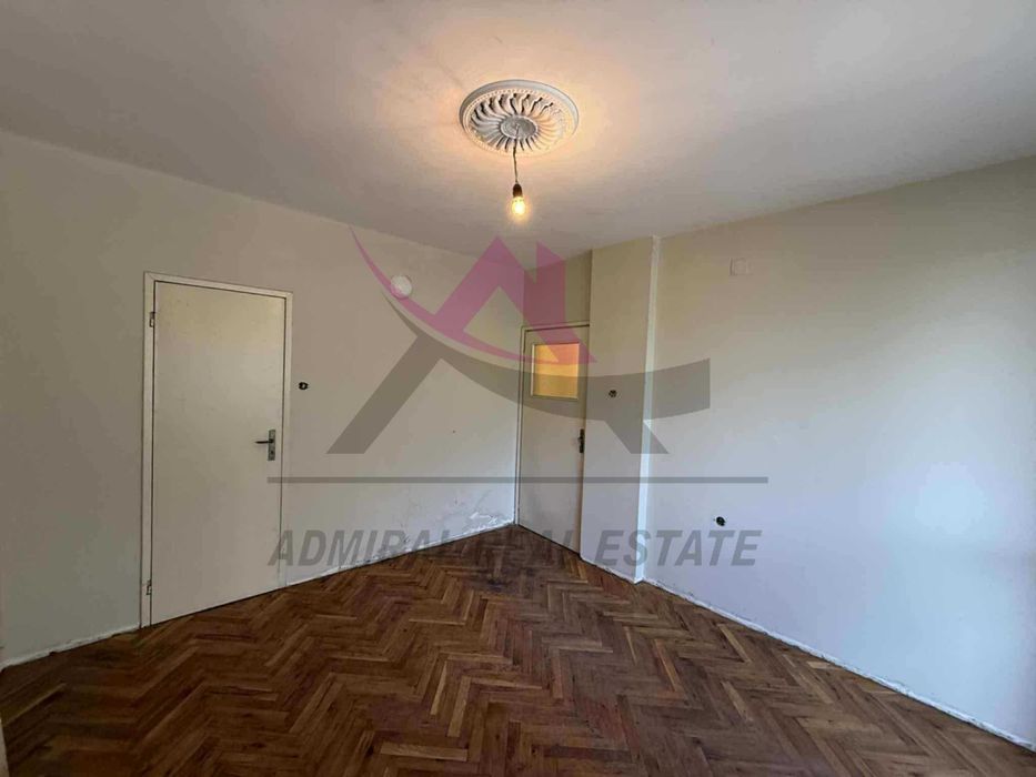 Продава се Тристаен апартамент в Варна, Лятно кино Тракия - 86 кв.м за 2094 €/кв.м - Снимка #1