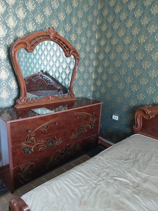 Икки хонали уй сотилади ' 5чи Сомий