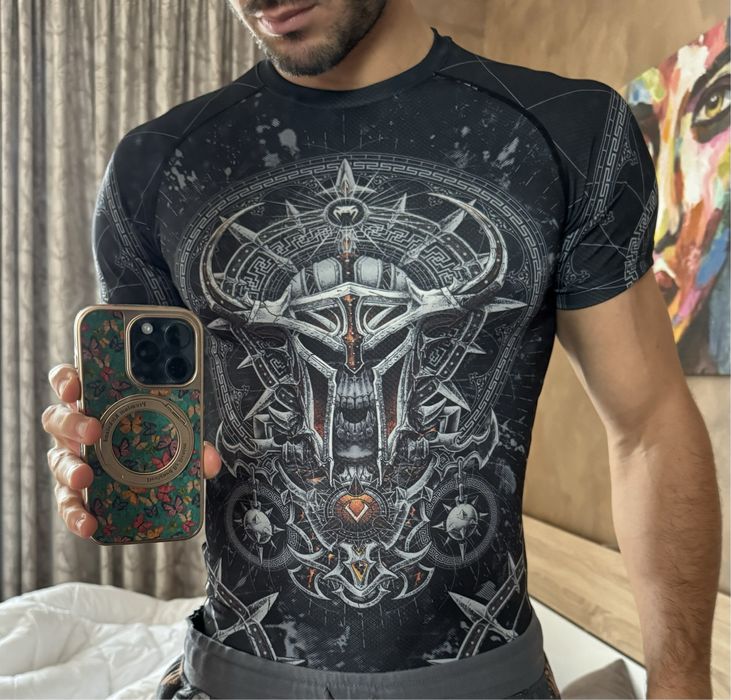 Venum Gladiator 5.0 Men's Short Sleeve Rashguard - Black/Silver size M