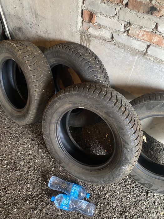 Продам зимные болоны 1 сезон иездил почти новый