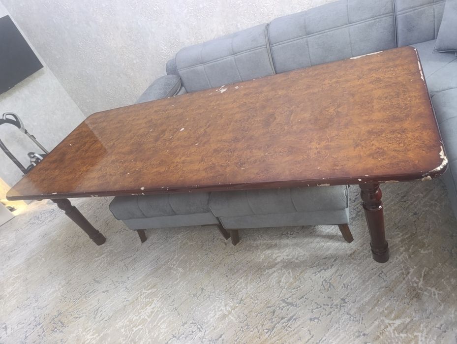 2,70ga 1,10 bo'gan kotta sto'l sotiladi