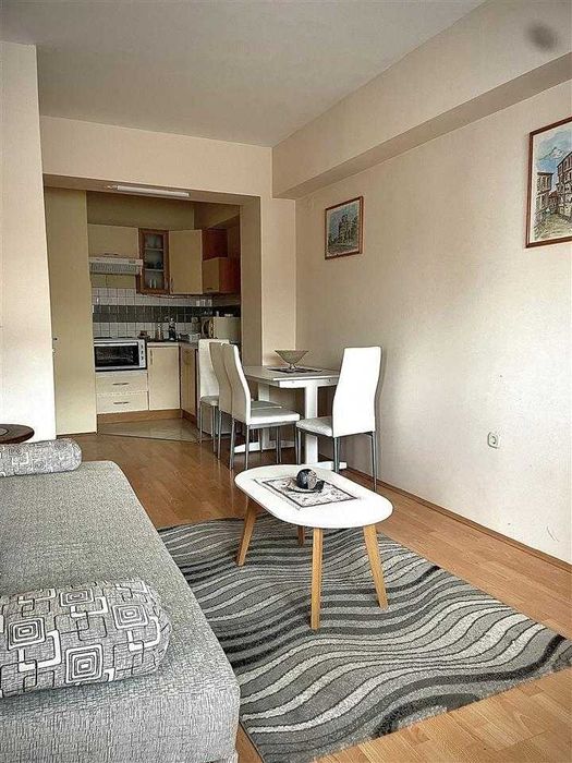 Двустаен имот в кв.Малинова долина