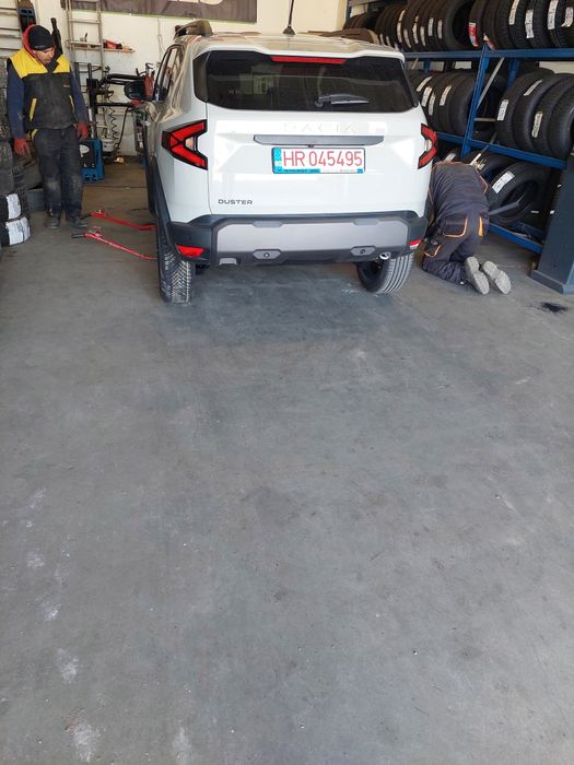 Vand Anvelope vara Continental 215/60 /18