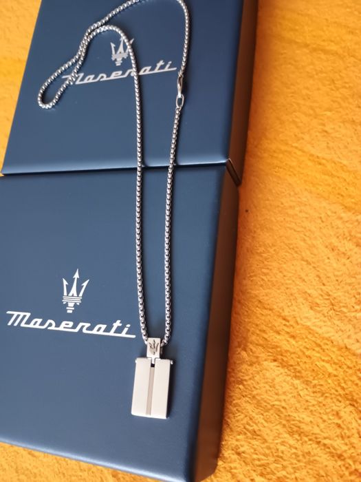 Lănțișor cu pandantiv Maserati