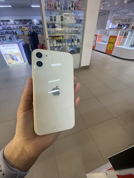Продам айфон 11