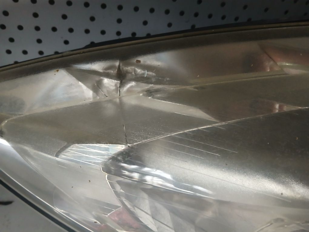 Десен фар Opel insignia