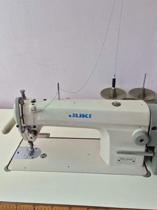 Masina de cusut industriala Juki overlock