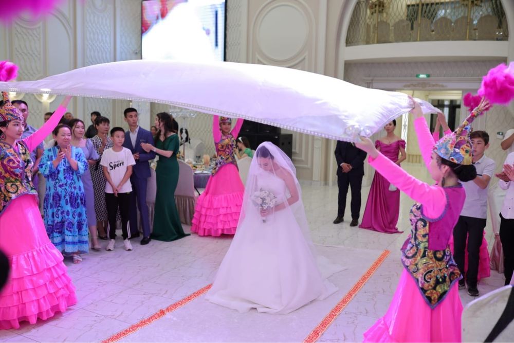 Свадебное платье в отличном состоянии размер XS-S