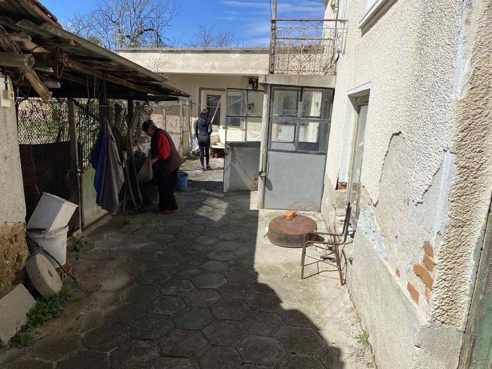 Продавам къща в с.Зелениково РЗП;796кв.