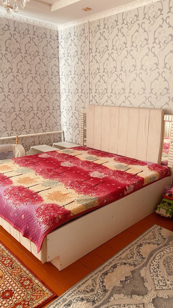 Спальный гарнитур