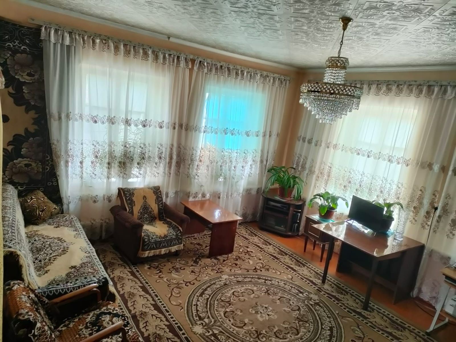 Продается кирпичный дом в Сарыозеке