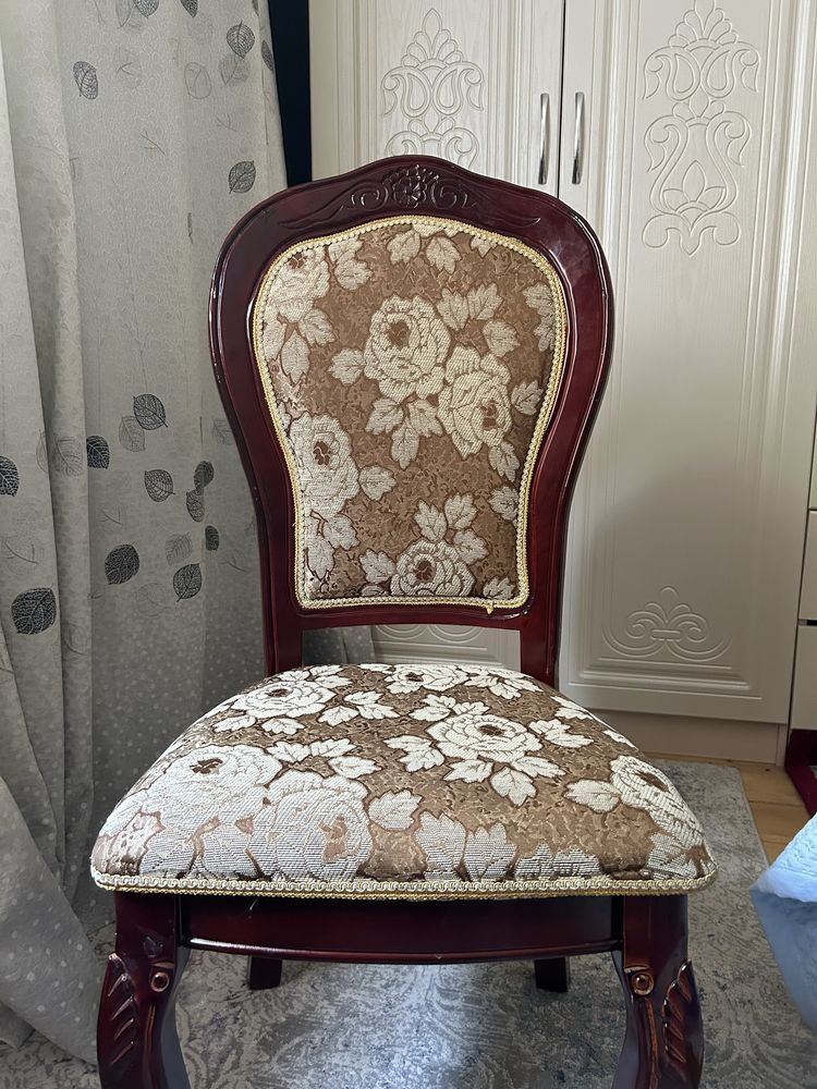 Продам стулья 5000