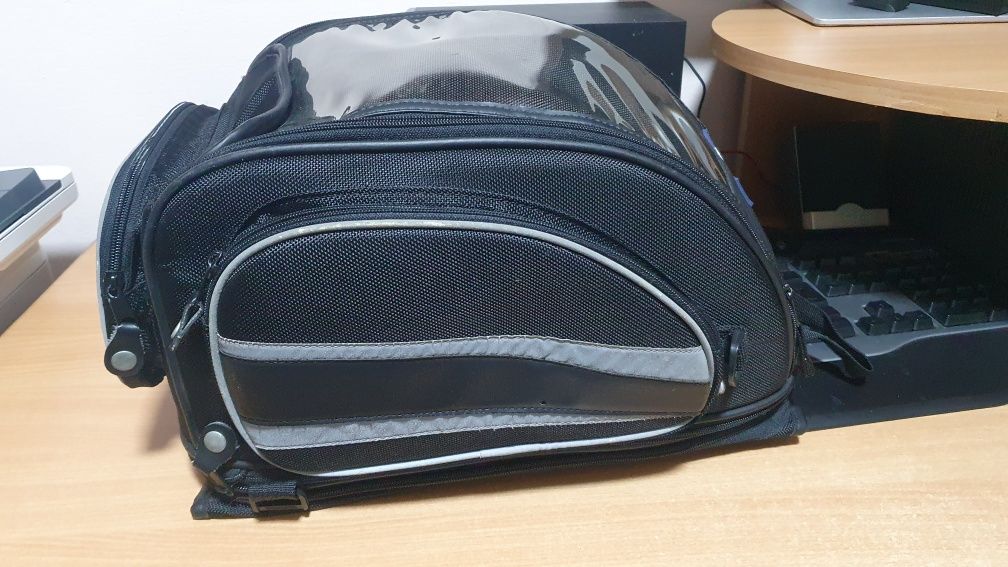 Vând rucsac moto rezervor tankbag