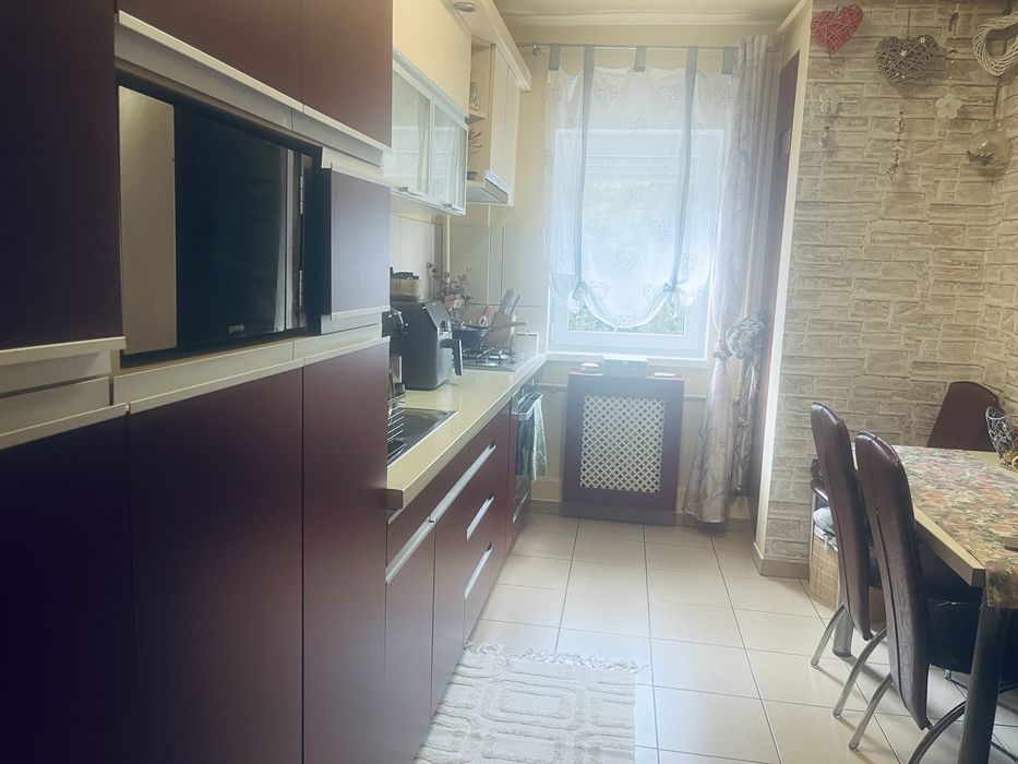Persoana fizica,vand apartament 4 camere,Manǎştur,str.Calea Floresti