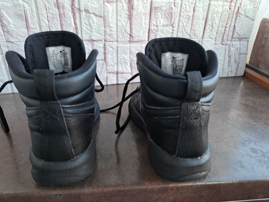 детски ботуши,зимни обувки,боти,апрески,Nike номер32 за момче