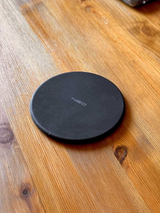 Беспроводная зарядка NEO