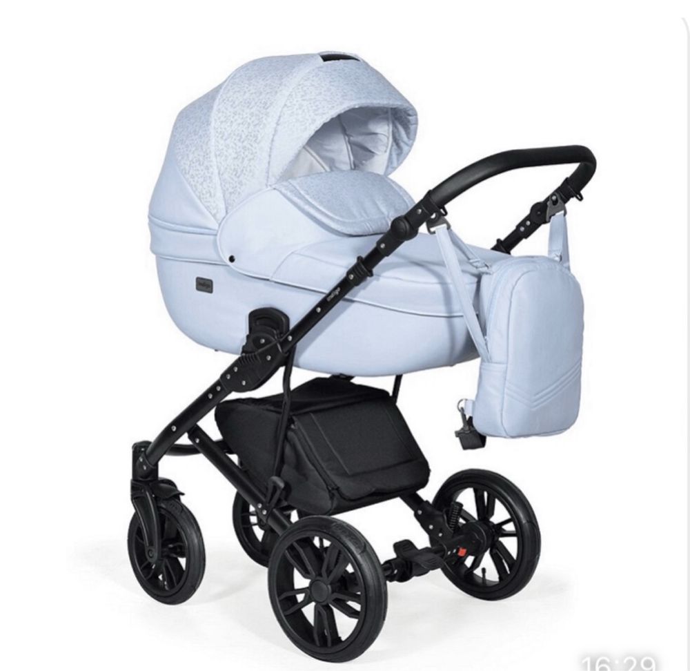 Бебешка количка Baby Giggle MIO 3 в 1 светло синя