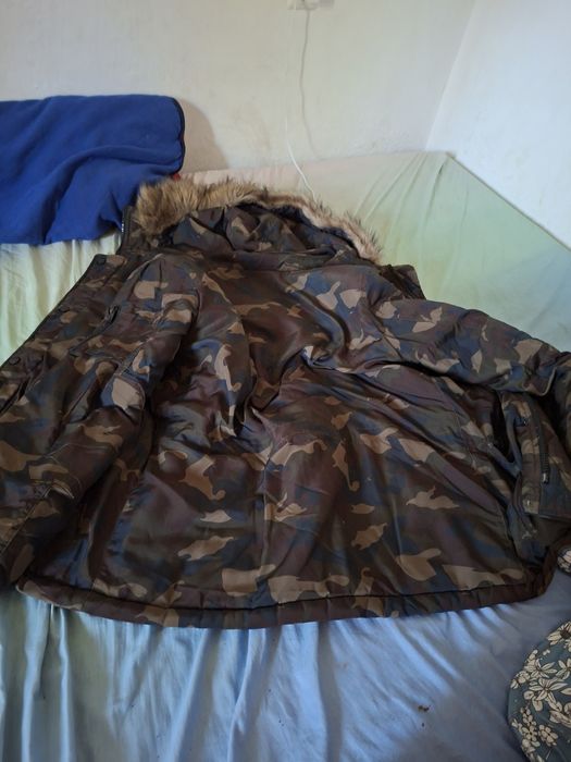 Vând feaca de armata si de frig si de toate