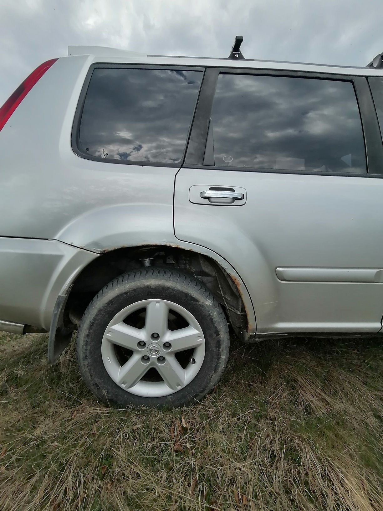 Vand sau schimb . Nissan X trail T30