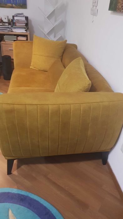 Canapea noua, merita vazuta!