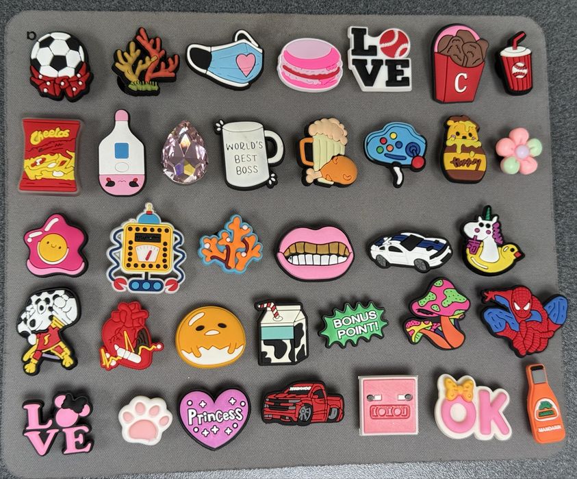 LIVREZ PRIN OLX ! NOUTATI/ jibbitz Crocsi/accesorii