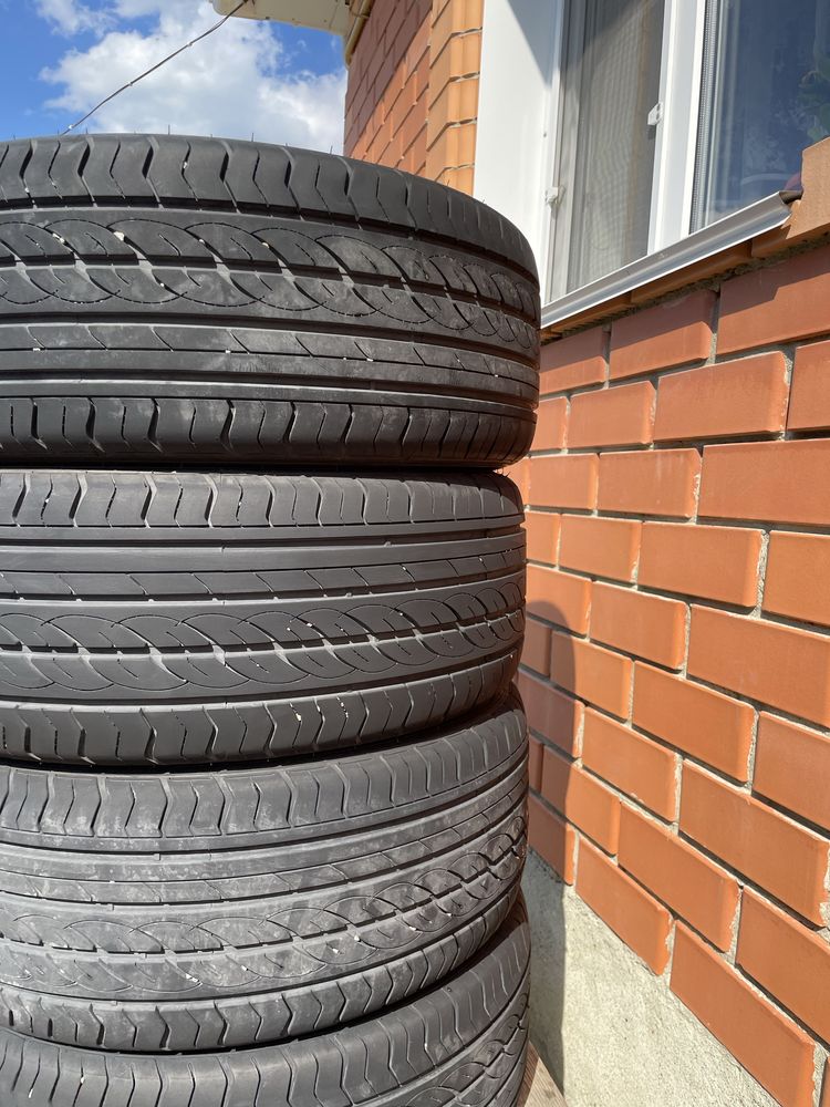 Продам шины 235/45/18