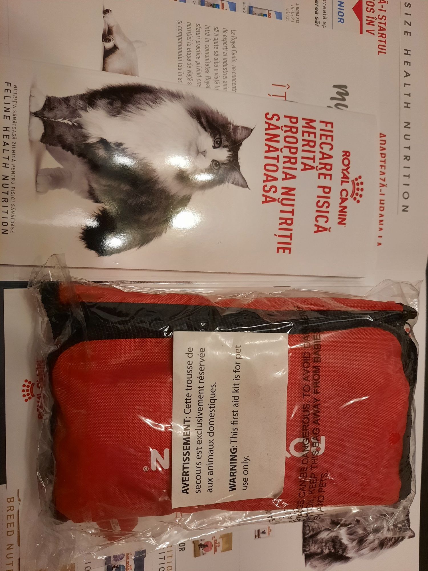 Trusă medicală de prim ajutor pentru pisici Royal Canin