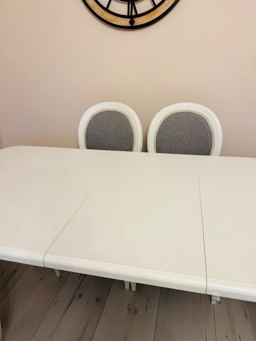 Masa din lemn, pentru living cu scaune