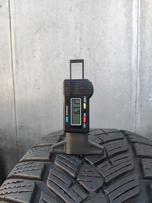 2бр зимни гуми 215/60/17 Fulda Kristall Control SUV
6.8l7mm
dot21
Добр