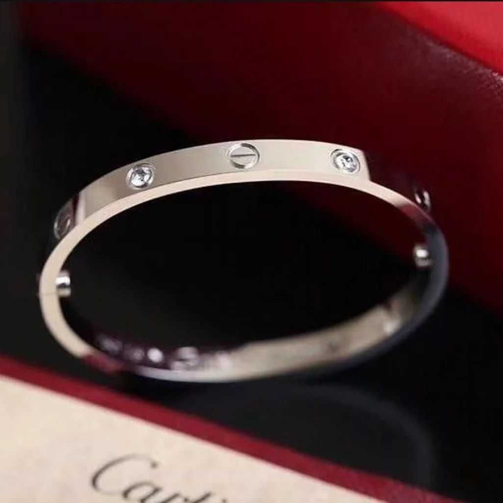 Brățară Cartier LOVE 19 White Gold 22K Diamond