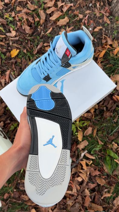 Jordan 4 university blue