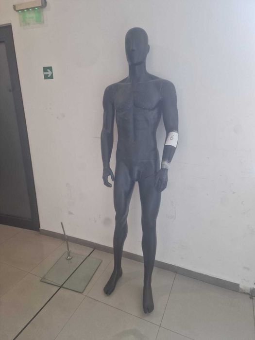 Манекени за дрехи