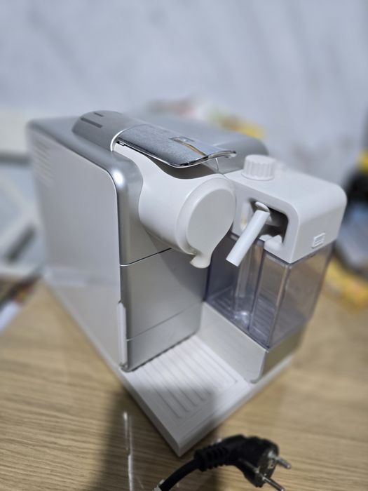 Espressor Nespresso Lattissima Touch EN560.S, 1400 W, 0.9 L, 19 bar, A